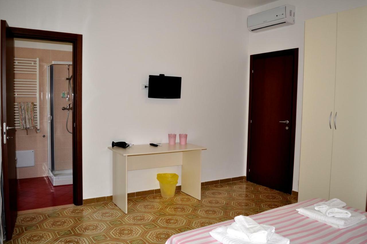 B&B Da Leo Каровиньо Екстериор снимка