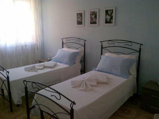 B&B Da Leo Каровиньо Екстериор снимка